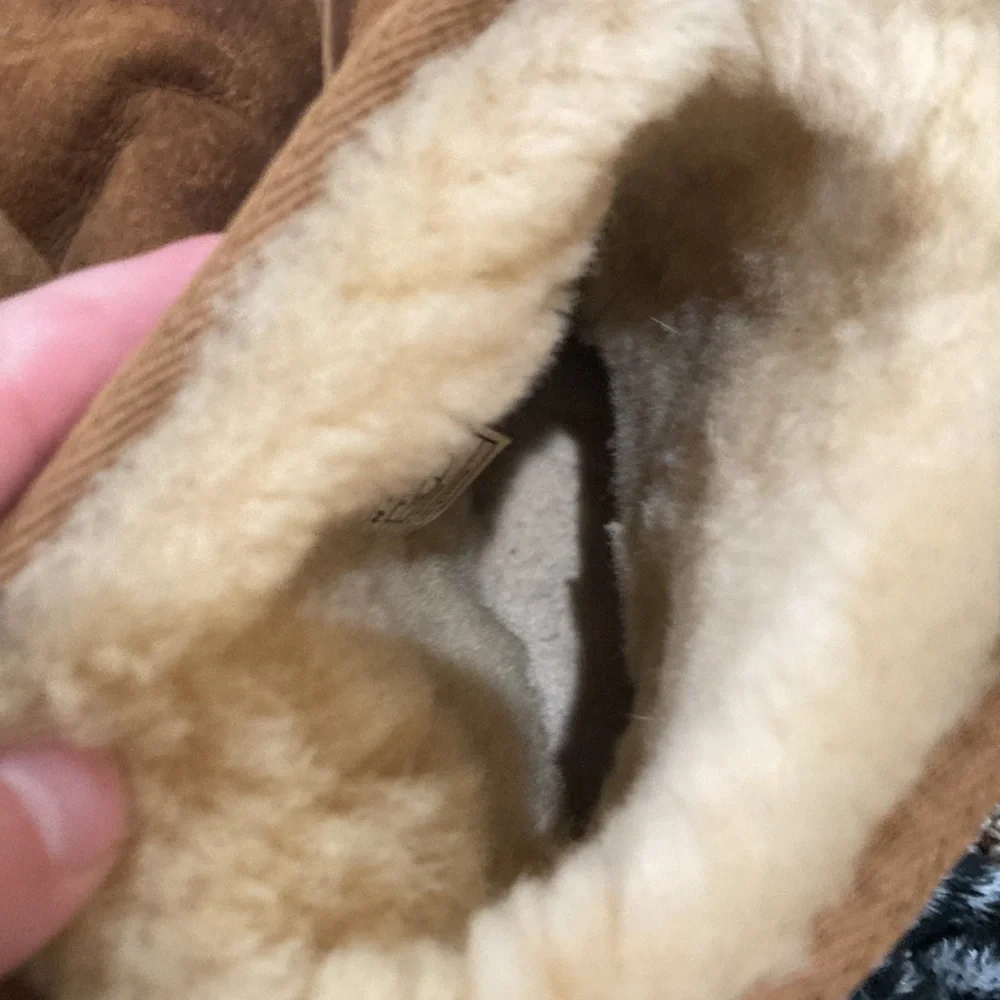 UGG Australia Girl's Classic II Chestnut Brown Short Fur Lined Boots